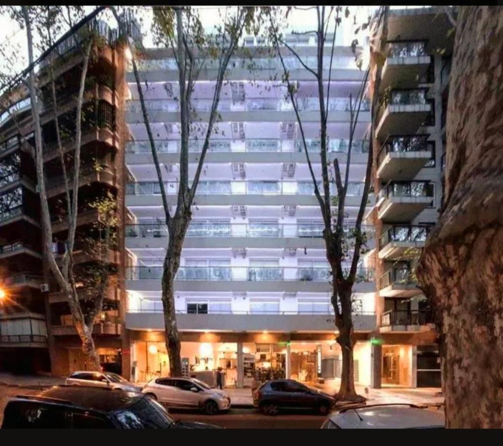 Monoambiente Super Amplio Y Comodo, Ideal Para Explorar La Ciudad Buenos Aires Esterno foto