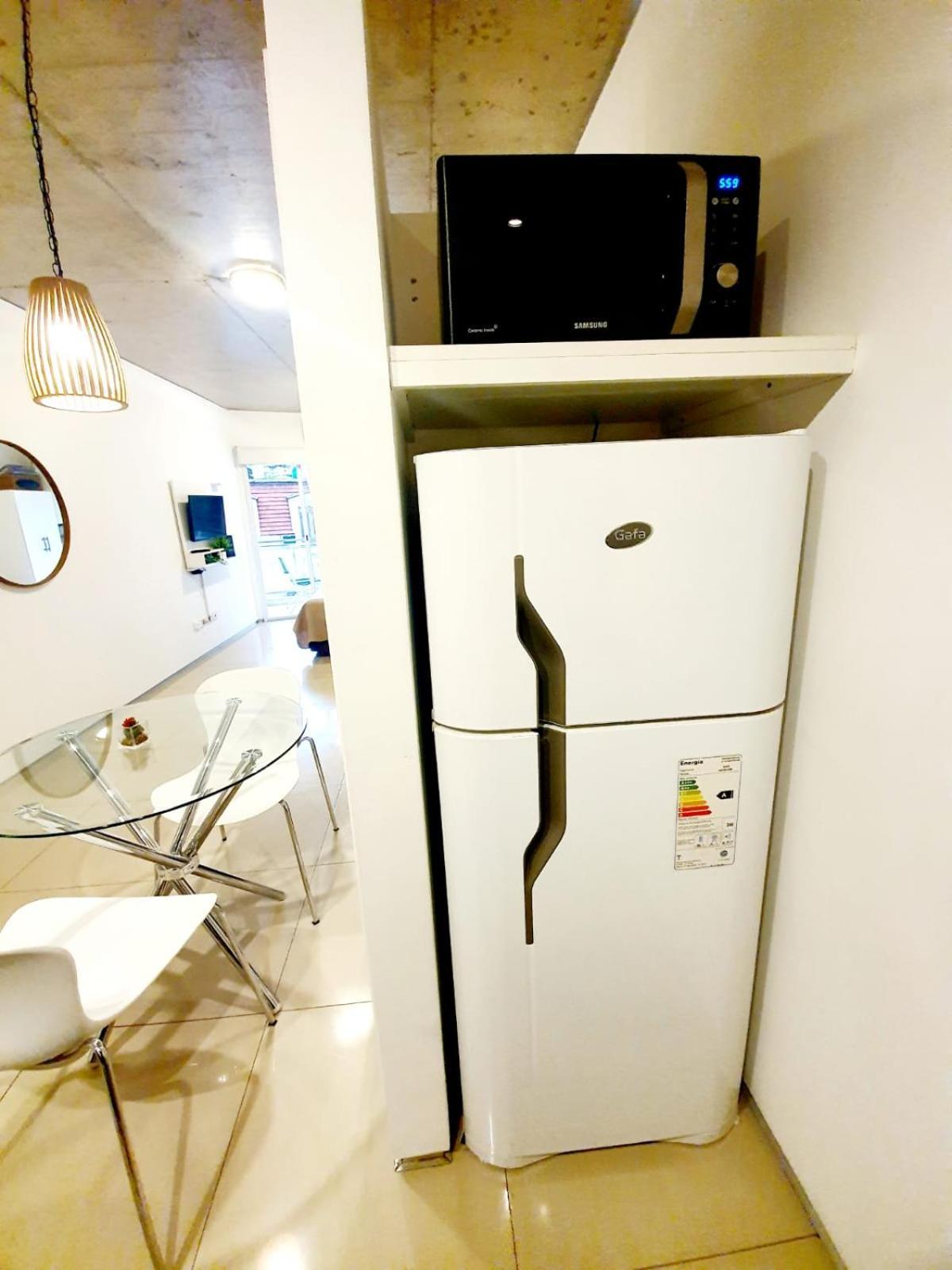 Monoambiente Super Amplio Y Comodo, Ideal Para Explorar La Ciudad Buenos Aires Esterno foto
