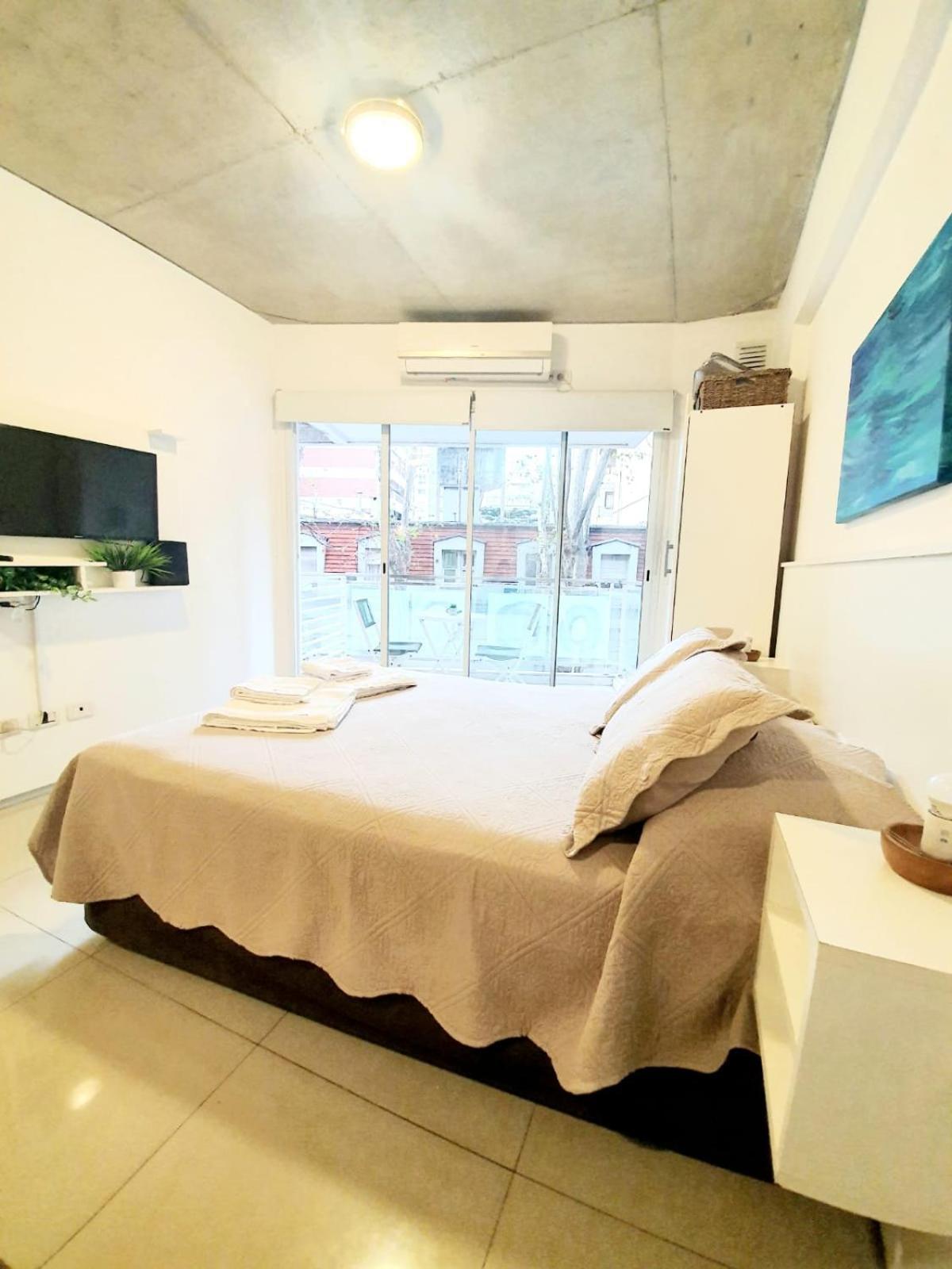 Monoambiente Super Amplio Y Comodo, Ideal Para Explorar La Ciudad Buenos Aires Esterno foto